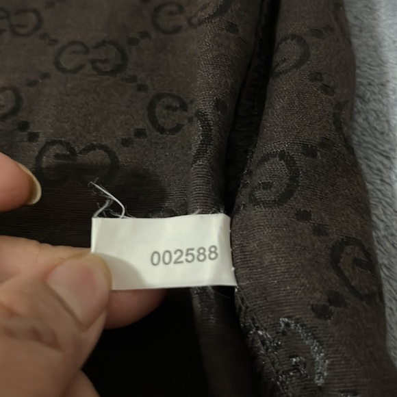 Gucci Dust Bag Made in Italy 🇮🇹 18.5 inches Wide and 20.5 inches long brown - Picture 4 of 4